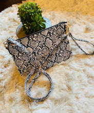 Load image into Gallery viewer, Snakeskin Clutch/Crossbody Bag
